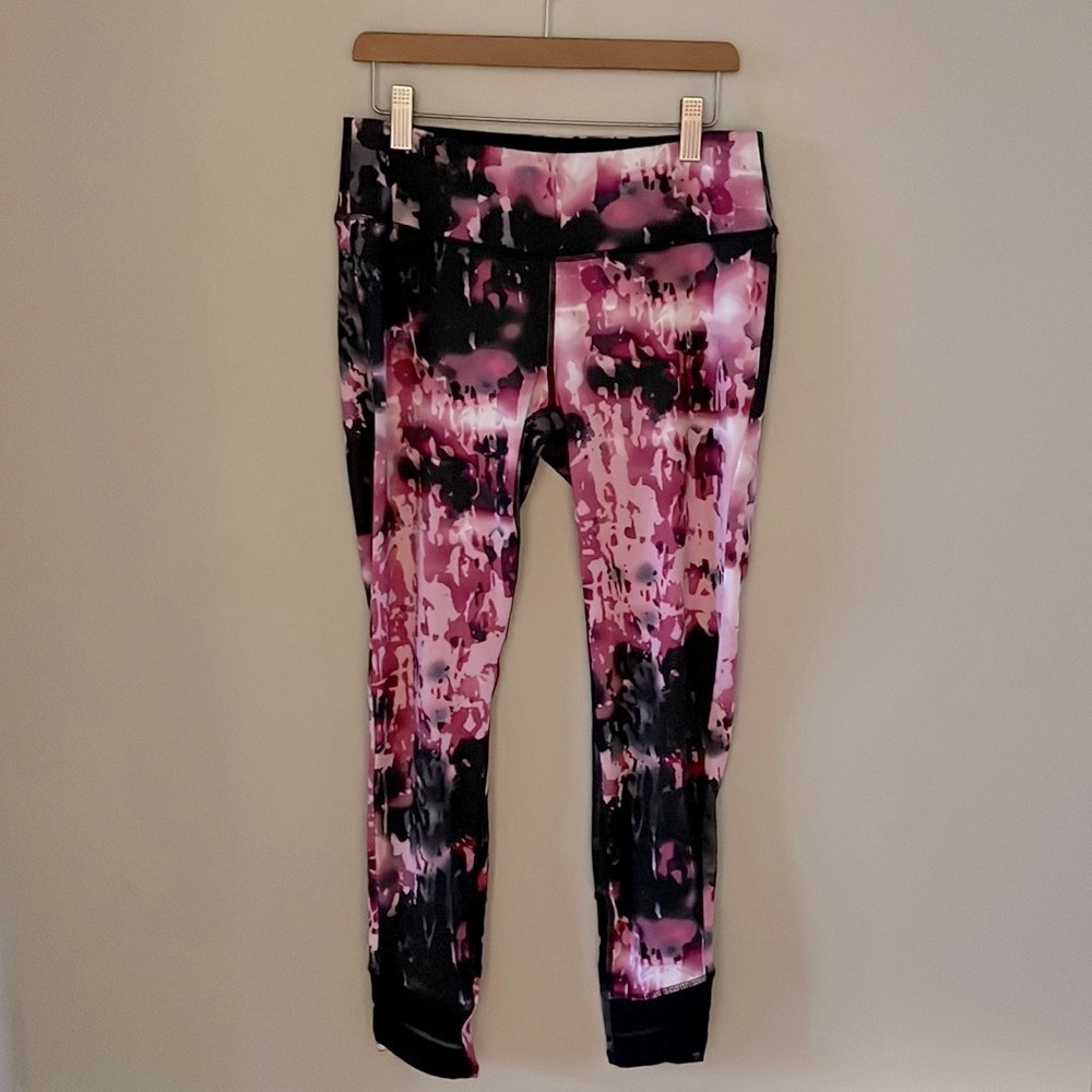 Apana pink, black, gray and white splatter-paint ankle-length leggings